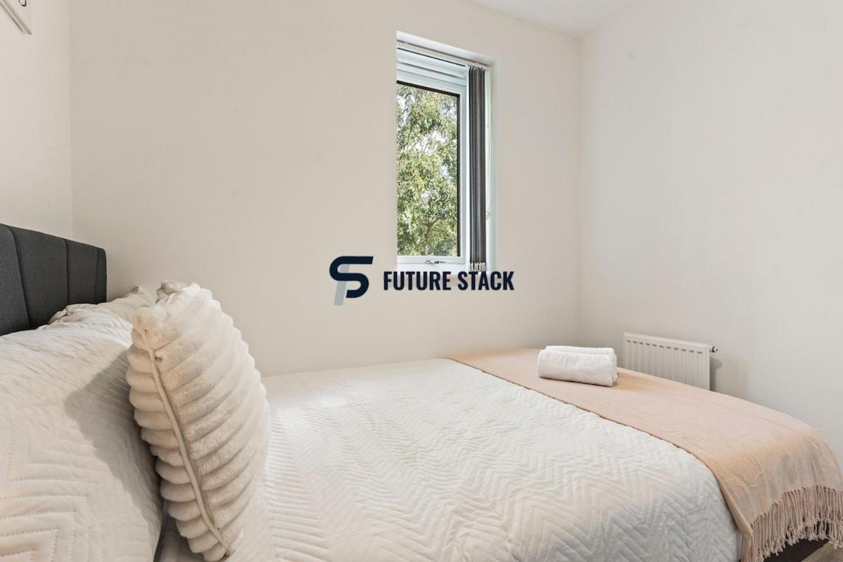Elegant 2-bed With Tranquil Garden Area Apartment Birmingham