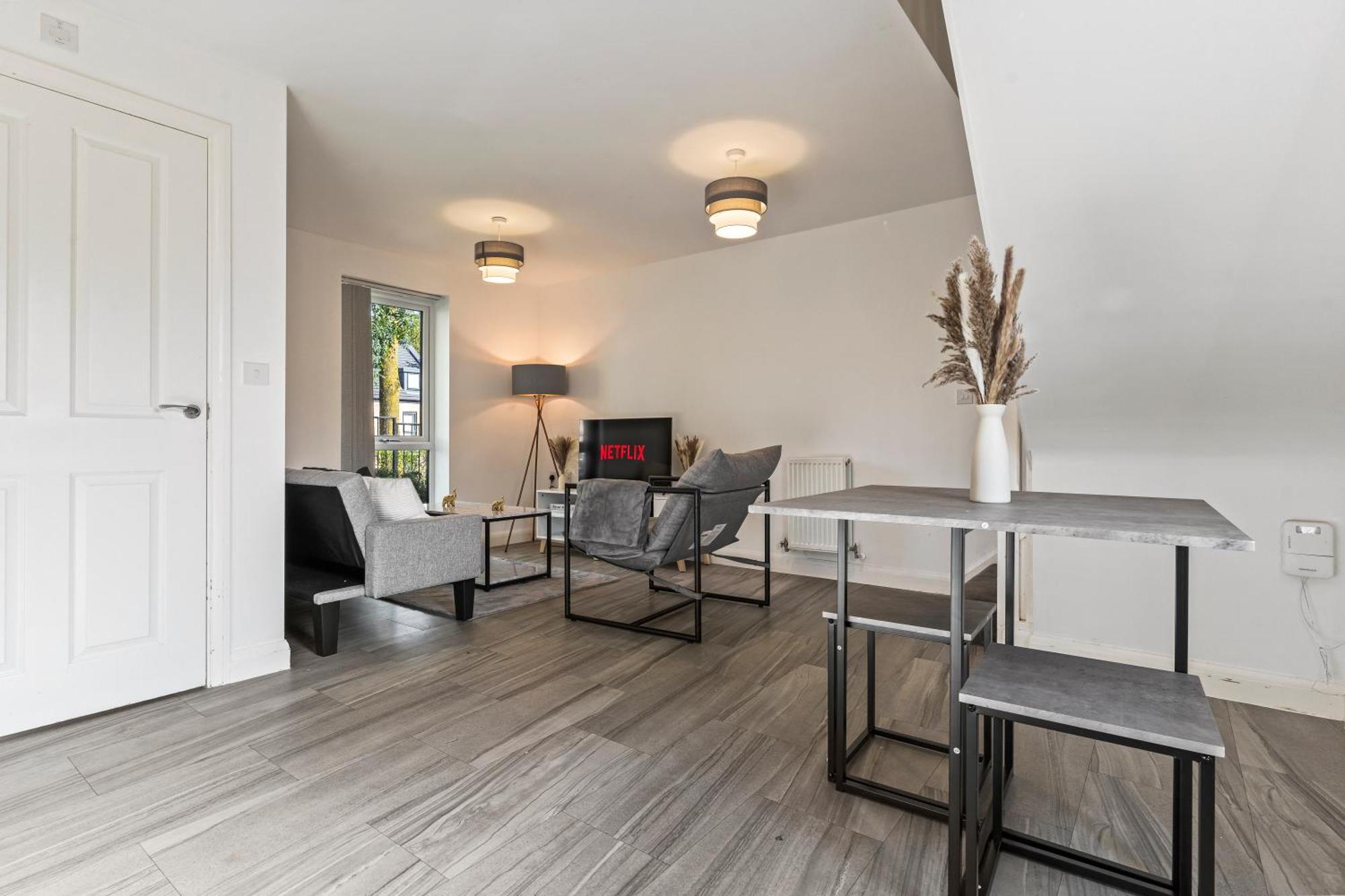 Elegant 2-bed With Tranquil Garden Area * Birmingham