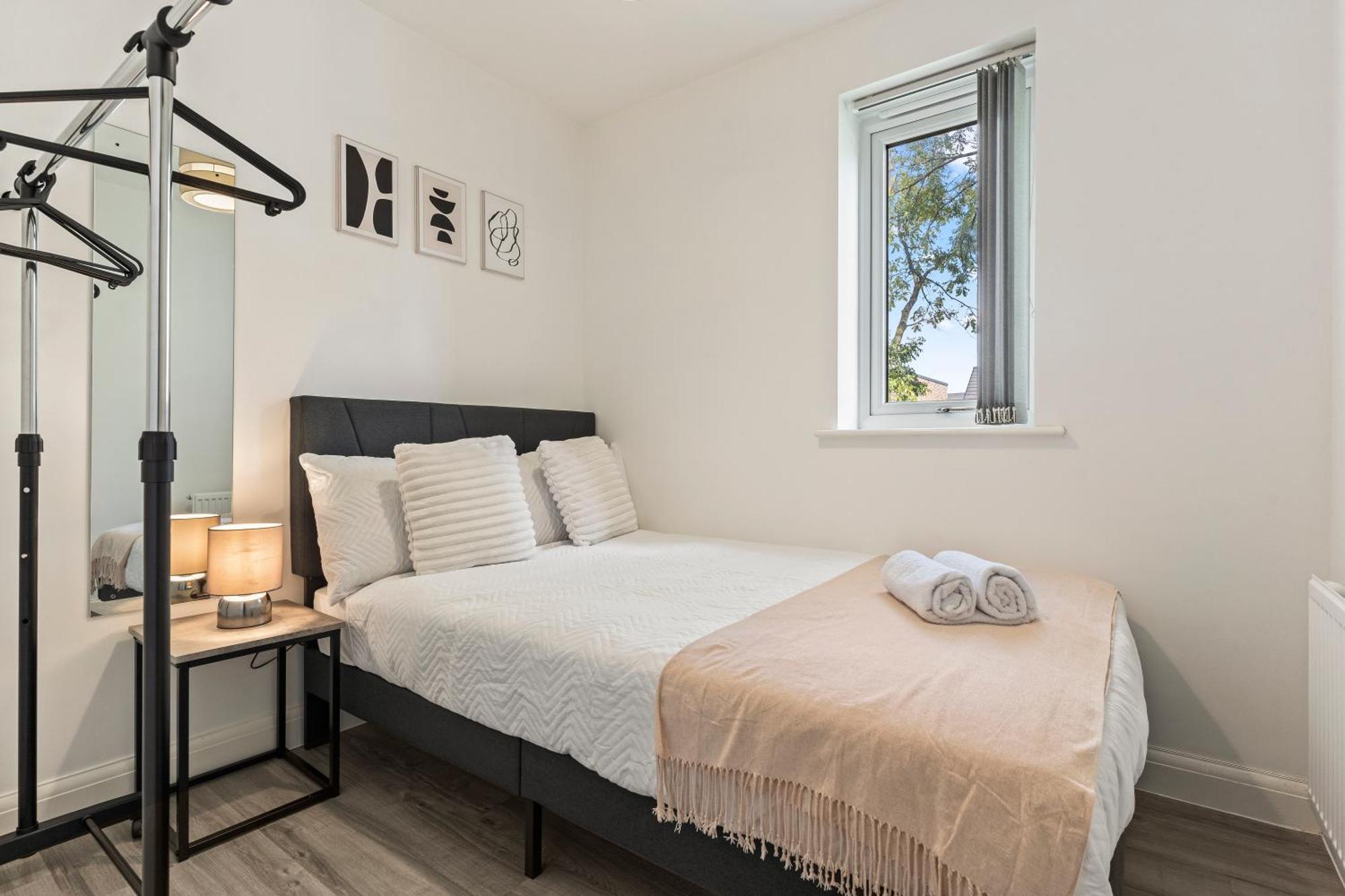 Elegant 2-bed With Tranquil Garden Area Apartment Birmingham